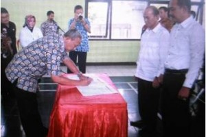 Prosesi pelantikan Kepala Markas PMI Kuningan